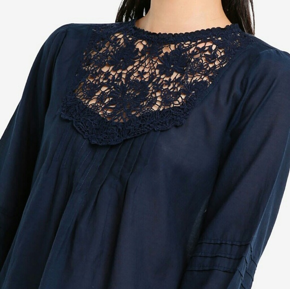Abercrombie & Fitch Tops - NWT Lace Mock Neck Abercrombie & Fitch Blouse- XS